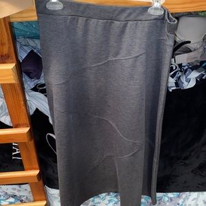 Gray knit skirt